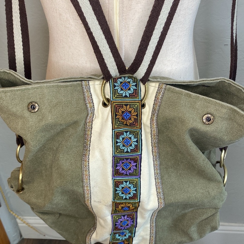 Embroidered “White Lotus” Women's Bag/ Backpack- Green - Picture 3 of 6